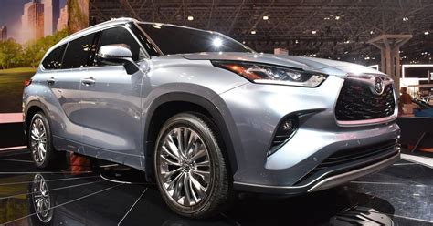 May 31, 2023 · 6. 2023 Toyota Highlander Hybrid. Starting price: $43,555. Expert rating: 4.5 / 5. Combined fuel economy: 36 MPG. The 2023 Toyota Highlander Hybrid brings exceptional fuel economy to an excellent ...